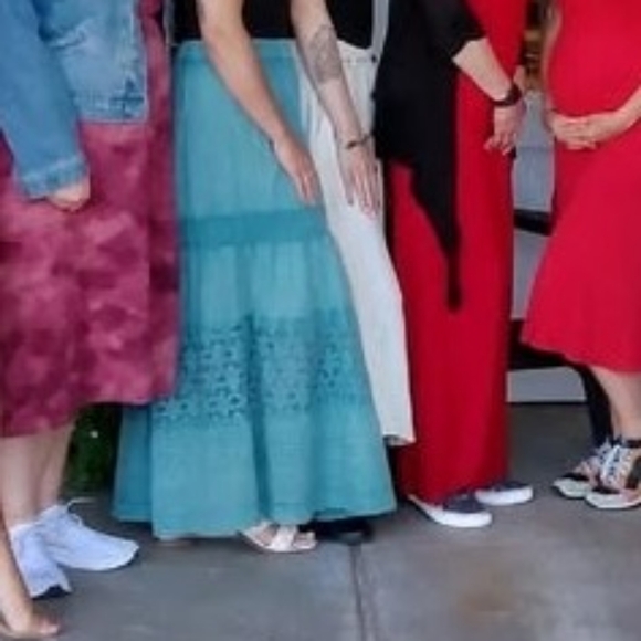 Nicole Miller ✨ blue flowy skirt size medium - Picture 9 of 9